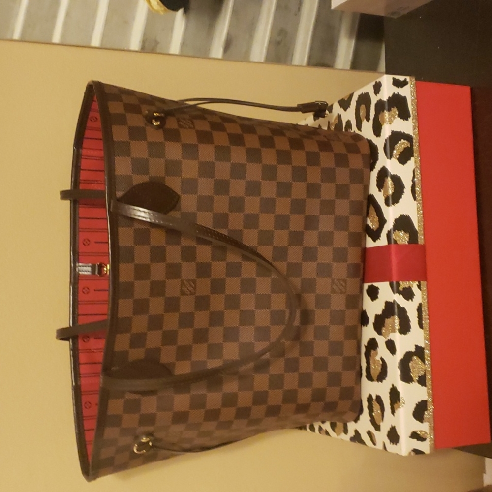 Authentic Louis Vuitton Neverfull MM